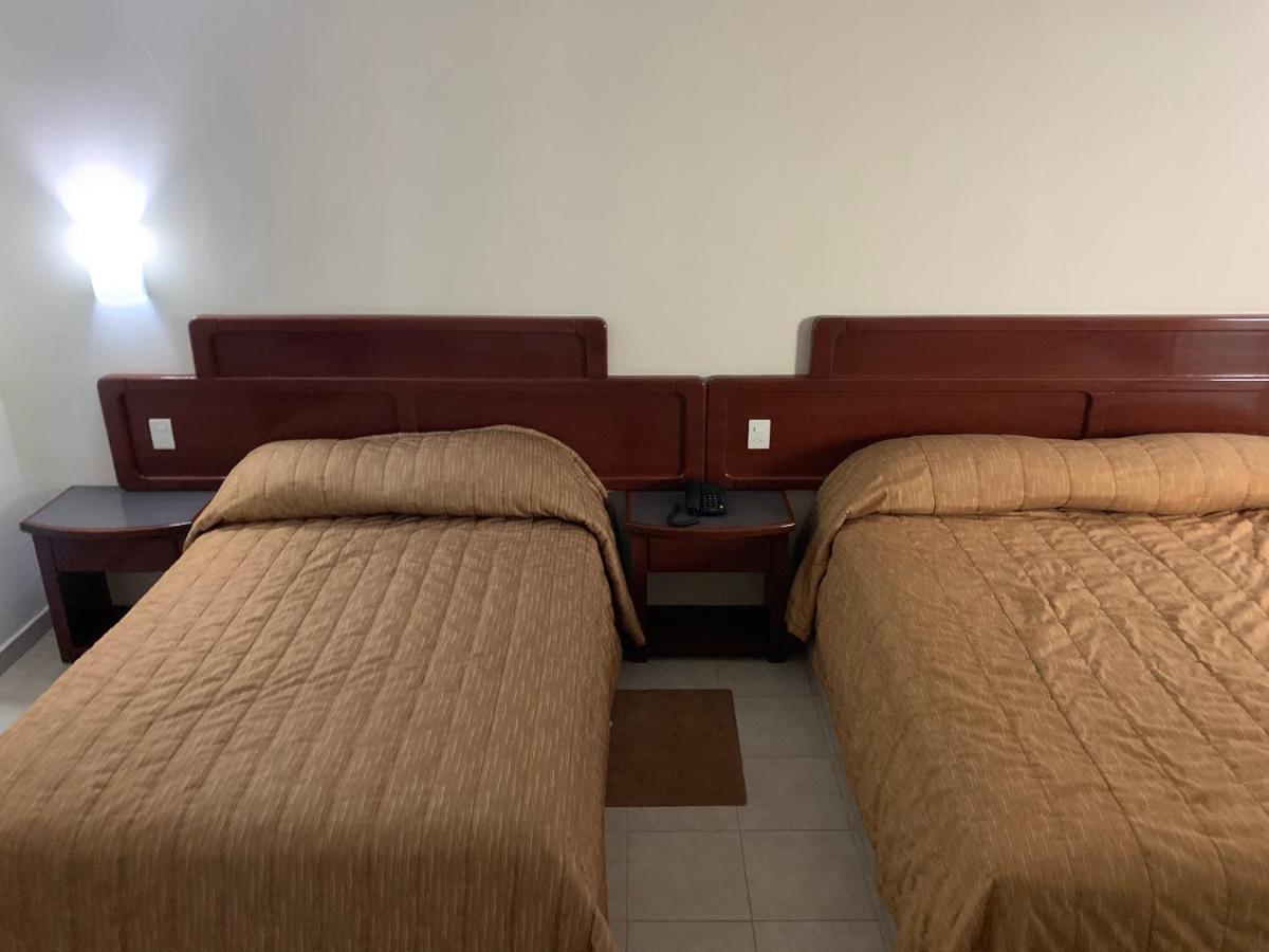 Motel Real Del Sur Moroleon Esterno foto